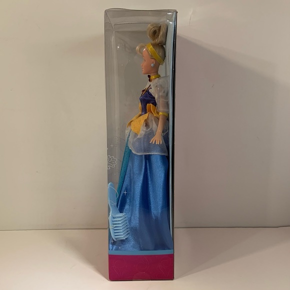 DISNEY PRINCESS FALL FANTASY COLLECTION CINDERELLA DOLL DISNEY STORE EXCLUSIVE - Picture 3 of 8